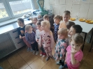 Smerfy poznają zawód -intendentka i robią zdrowe kanapki - 13.12.2023 r.