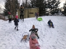 Zabawy na śniegu u Żabek 22.01.23r.