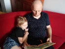 # Tata też czyta