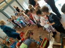 Delfinki na warsztatach z twórcami ludowymi w SOK Kuźnica 22.10.2024