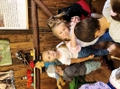 Skrzaty na warsztatach edukacyjnych u Pana Włodzimierza Ciszka