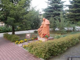 00_pomnik_2_x.jpg